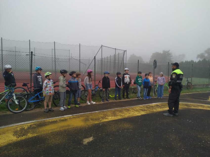 Bezpečnost v dopravě s městskou policií ve čtvrtých třídách